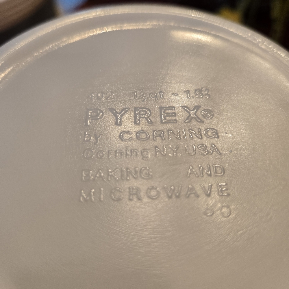 PYREX 402 — 7.25" — Spring Blossom Green (Crazy Daisy) — White with Green Flower - Picture 8 of 8